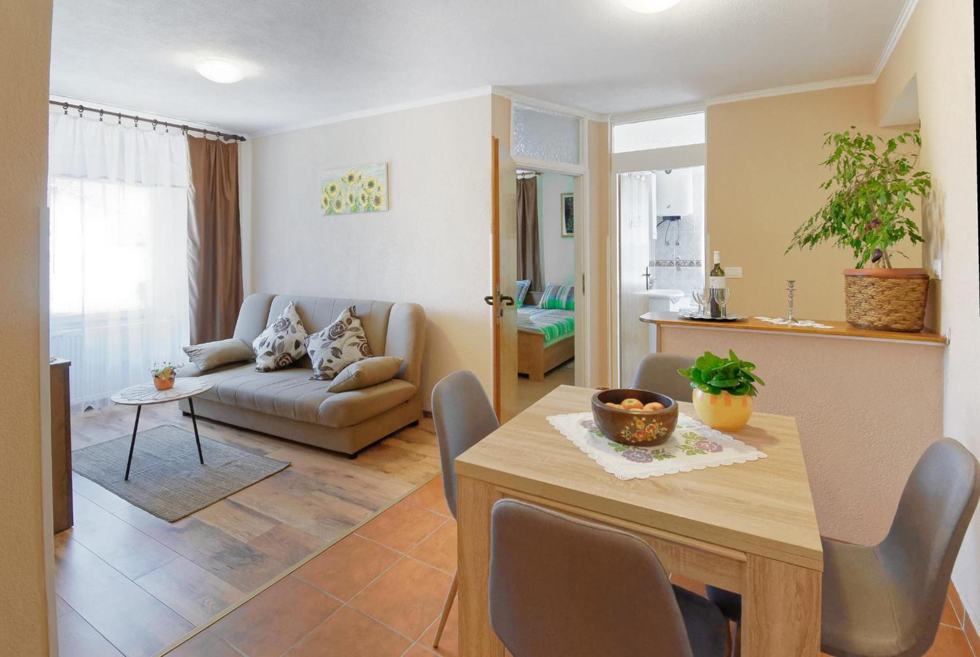 Apartments Viola By Rent Istria Momjan Extérieur photo